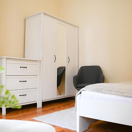 Your Home In Budapest: Cozy, Central & Silent Kültér fotó