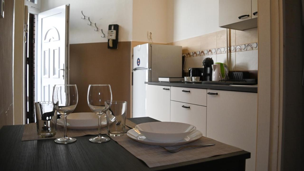 Your Home In Budapest: Cozy, Central & Silent Kültér fotó